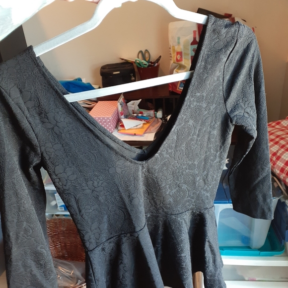 Top - Picture 2 of 3